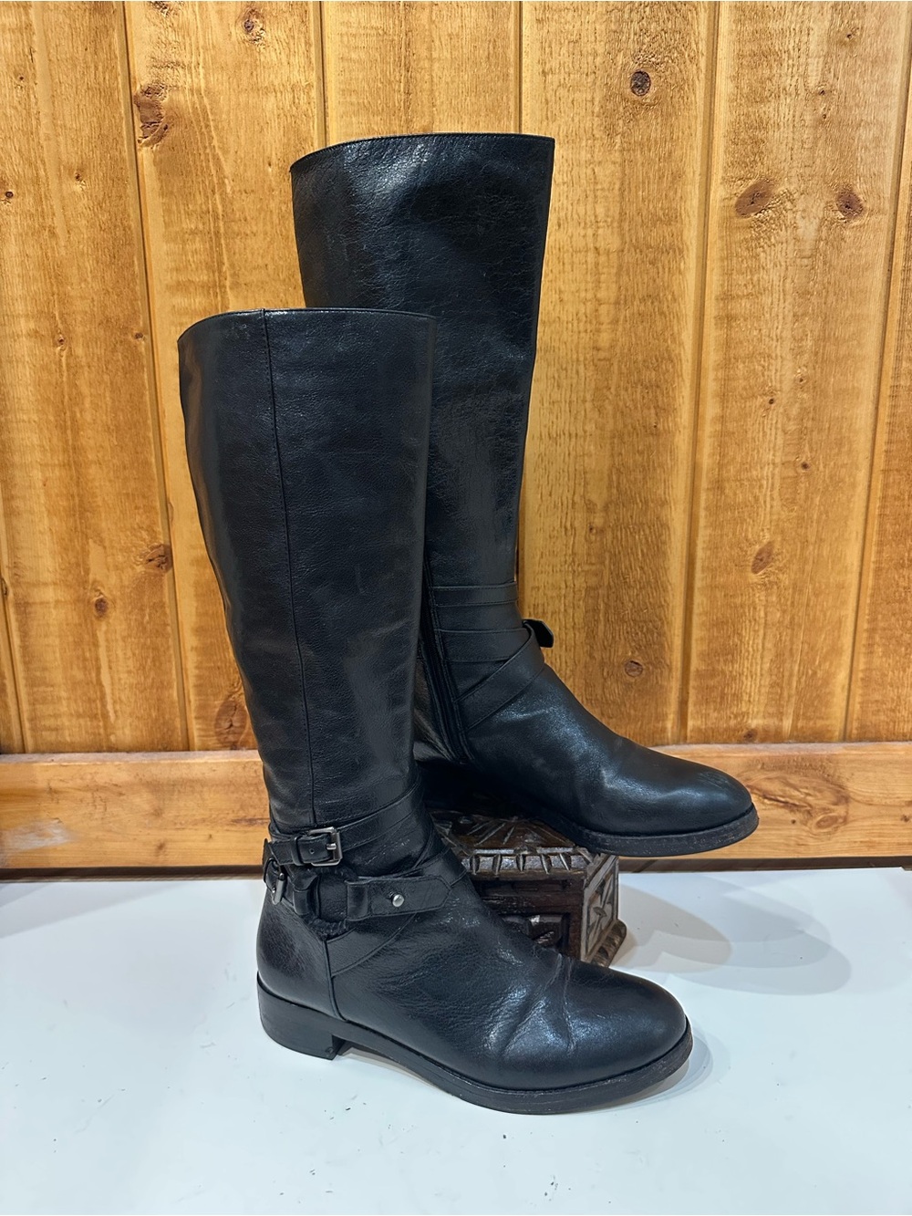 Via Spiga Black Leather Zip Up Boots Woman’s Size 6.5 (Different Color Lining)